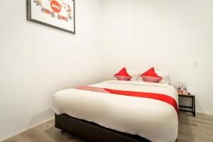 Hotel O Metropolitan Homestay Near Komplek Asia Megamas Medan