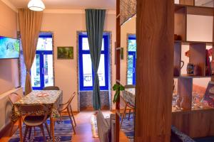 The Librarians House with Balcony