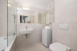 Apartment with Terrace - Wawrzyńca 21 Street