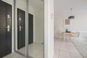 Apartment with Terrace - Wawrzyńca 21 Street