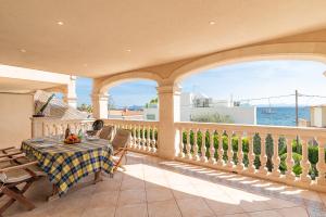 Beach Villa Arran de Mar by Sealand Villas