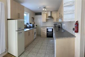 Rooks Retreat Freshwater East