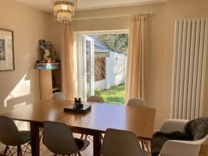 Rooks Retreat Freshwater East