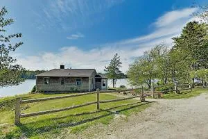 Noonie's Nest Waterfront Cottage on Mount Desert Isle - Somesville