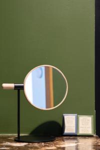 Maisons d'hotes La Maison d'en Bas des Seigneurs : Chambre Double Deluxe avec Douche