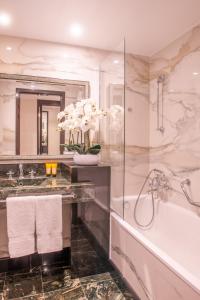 Hotels L'Hotel du Collectionneur Paris : photos des chambres