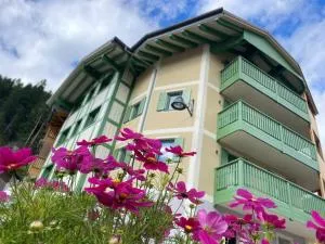 Lisa Da Pent - 马尔加·希亚佩拉