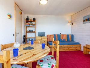 Studio cabine 3 personnes, cuisine équipée, animaux acceptés, proche pistes et commerces - FR-1-353-28
