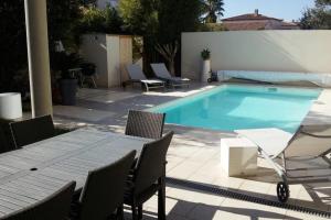 Villas Villa contemporaine avec piscine : photos des chambres