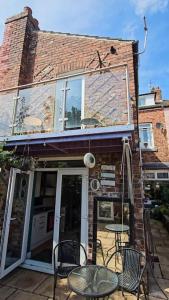 Redcar - Seafront, 6 Bedrooms, Short Stays