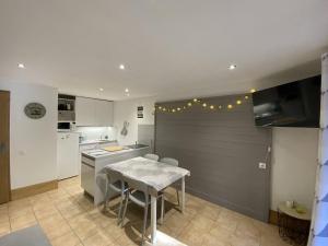 Appartements Appartement cosy 3 pieces, avec balcon et piscine, proche des pistes et commodites a La Plagne Tarentaise - FR-1-353-118 : photos des chambres