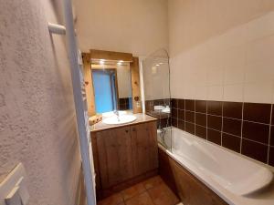 Appartement 3 pièces cosy avec piscine et parking à La Plagne - FR-1-353-123
