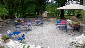 Gite Arthur et Germaine Maisonnette à la campagne avec un grand jardin