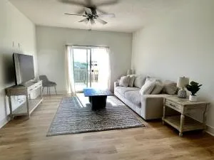 Papillion Family Home with Garage - Папилион