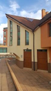 "Уютен дом за Вашето семейство" Сандански, Поленица