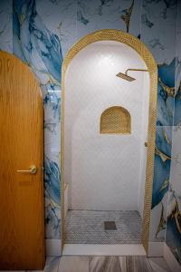 Social Stays - Santa Barbaras FIRST hostel on State Street