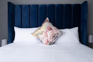 Explore this stylish and classy apartment