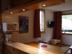 Appartement skis aux pieds pour 6 personnes à Méribel - FR-1-355-146