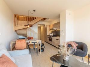 Duplex cosy avec piscine et spa, pied des pistes - FR-1-461A-25