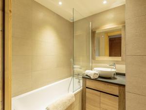 Duplex cosy avec piscine et spa, pied des pistes - FR-1-461A-25