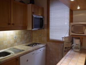 Appartement skis aux pieds pour 6 personnes à Méribel - FR-1-355-146