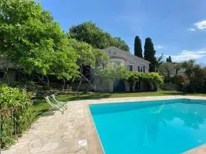 Mas Saint Jeaume 10 personnes piscine - Le Rouret