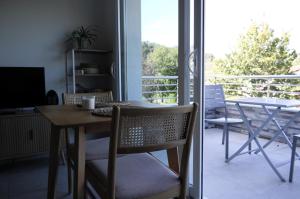 Appartements Gites Jara et Mendia, Maison Eguzki-Lore, Saint-Jean-Pied-de-Port, Pays Basque : photos des chambres