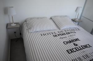 Appartements Gites Jara et Mendia, Maison Eguzki-Lore, Saint-Jean-Pied-de-Port, Pays Basque : photos des chambres