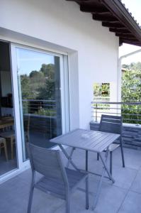 Appartements Gites Jara et Mendia, Maison Eguzki-Lore, Saint-Jean-Pied-de-Port, Pays Basque : photos des chambres