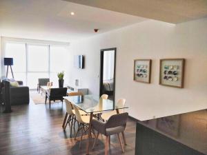 Two Beautiful 1 BR apts, 2 floors apart HS WiFi!