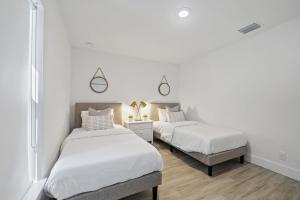New! Few minutes to Downtown, 10 to the Beach!