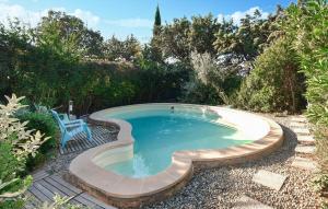 Amazing Home In Mérindol