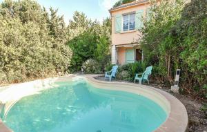 Amazing Home In Mérindol