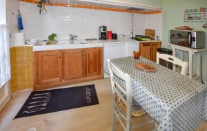 Amazing Home In Mérindol