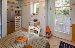 Maisons de vacances Amazing Home In Merindol : photos des chambres