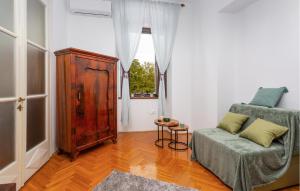 1 Bedroom Lovely Apartment In Rijeka