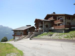 Appartement spacieux 6 pièces, 10 pers, pied des pistes, balcon, parking - FR-1-275-175