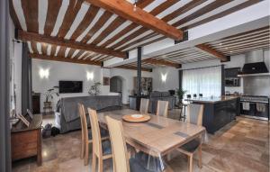 Awesome Home In Villecroze With Wifi