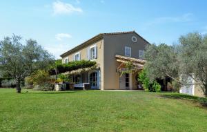 Maisons de vacances 4 Bedroom Awesome Home In Noves : photos des chambres