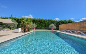 Maisons de vacances 4 Bedroom Awesome Home In Noves : photos des chambres