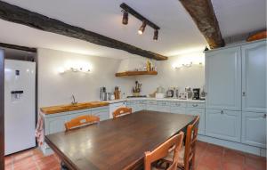 Stunning Home In Vacheres