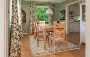 Lovely Home In Båstad With Sauna