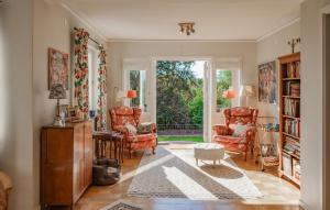 Lovely Home In Båstad With Sauna