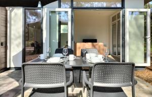 2 Bedroom Awesome Home In Hellendoorn