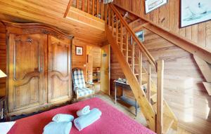 Maisons de vacances Lovely Home In Plouhinec With Wifi : photos des chambres