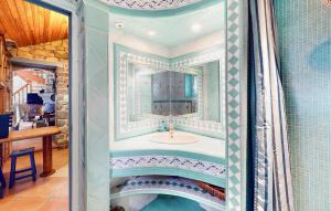 Maisons de vacances Lovely Home In Plouhinec With Wifi : photos des chambres