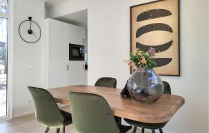 2 Bedroom Nice Home In Hellendoorn