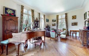 Lovely Home In La Chapelle Sur Dun