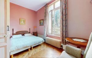 Maisons de vacances Lovely Home In La Chapelle Sur Dun : photos des chambres