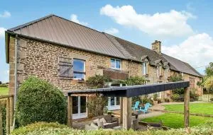 Lovely Home In Les Loges-Marchis - 圣伊莱尔迪阿尔库厄